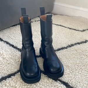 BOTTEGA VENETA BLACK LUG CHELSEA BOOTS